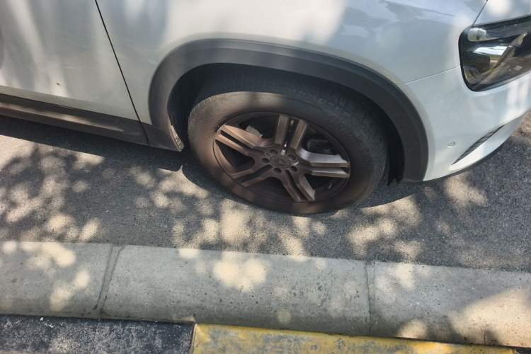 Used Mercedes-Benz GLB 2021 GLB 200 Dynamic Edition Right Front Wheel Hub