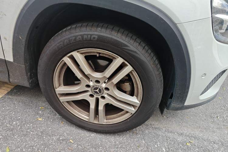 Used Mercedes-Benz GLB 2021 GLB 200 Dynamic Edition Right Front Wheel Hub