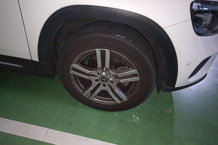 Used Mercedes-Benz GLB 2021 GLB 200 Dynamic Edition Right Front Wheel Hub