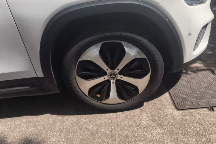 Used Mercedes-Benz GLB 2021 GLB 200 Fashion Model Right Front Wheel Hub