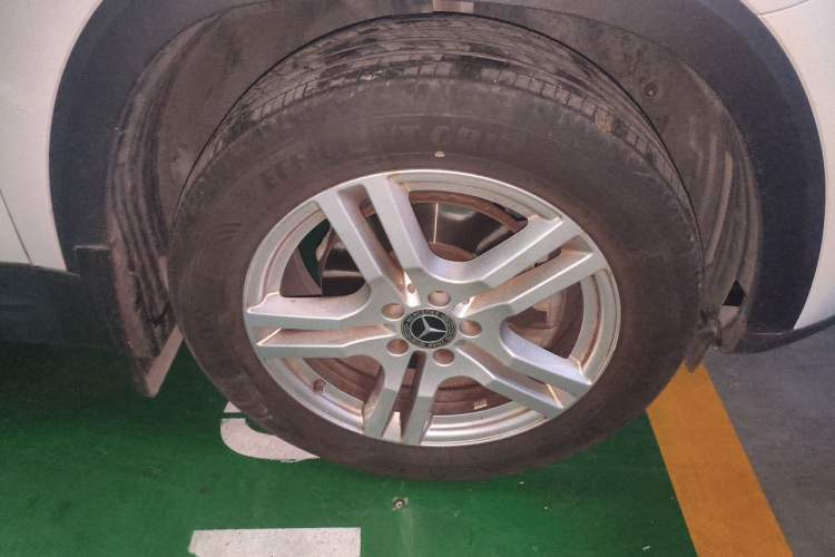 Used Mercedes-Benz GLB 2021 GLB 200 Dynamic Edition Right Front Wheel Hub