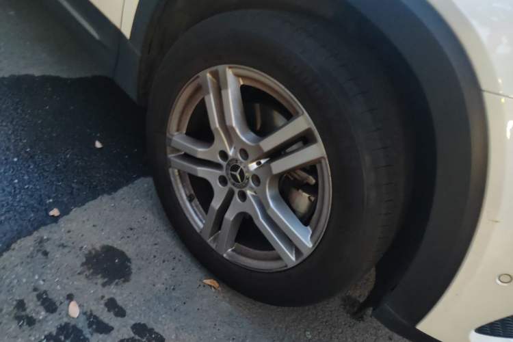 Used Mercedes-Benz GLB 2021 GLB 200 Dynamic Edition Right Front Wheel Hub