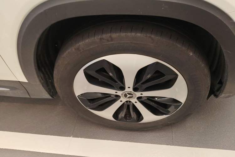 Used Mercedes-Benz GLB 2021 GLB 200 Fashion Model Right Front Wheel Hub