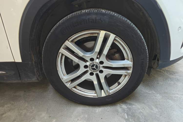 Used Mercedes-Benz GLB 2021 GLB 200 Dynamic Edition Right Front Wheel Hub