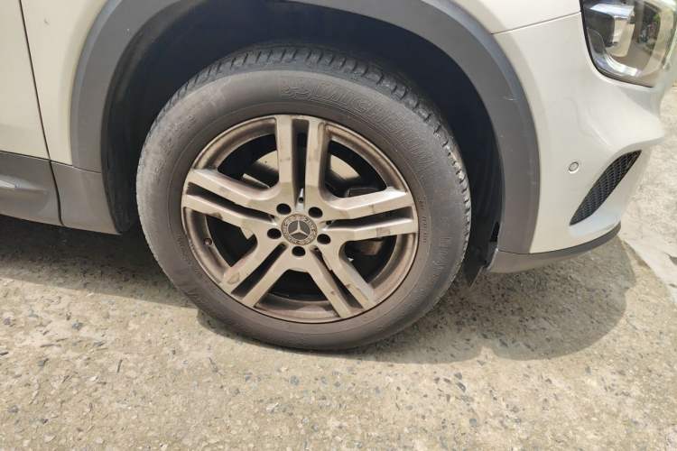 Used Mercedes-Benz GLB 2021 GLB 200 Dynamic Edition Right Front Wheel Hub