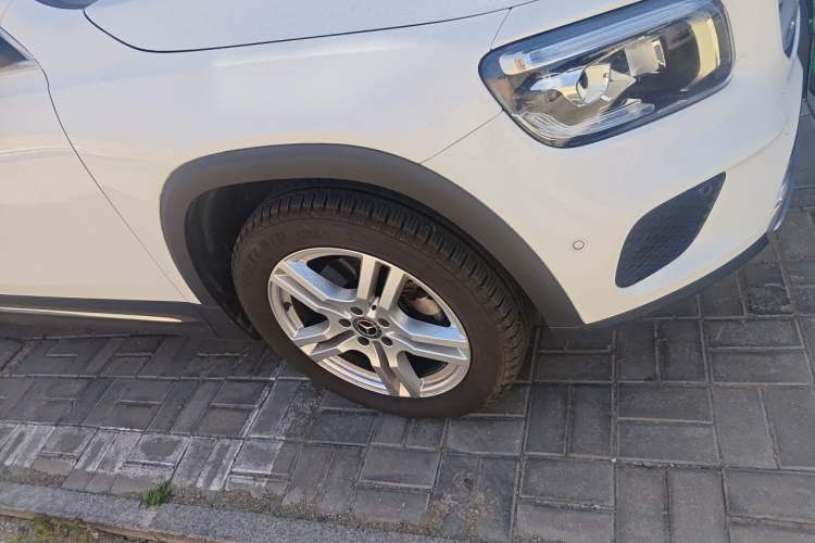 Used Mercedes-Benz GLB 2021 GLB 200 Dynamic Edition Right Front Wheel Hub