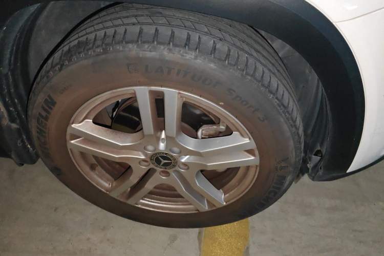 Used Mercedes-Benz GLB 2021 GLB 200 Dynamic Edition Right Front Wheel Hub