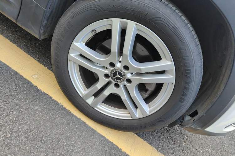Used Mercedes-Benz GLB 2021 GLB 200 Dynamic Edition Right Front Wheel Hub