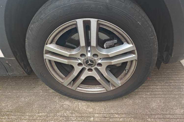 Used Mercedes-Benz GLB 2021 GLB 200 Dynamic Edition Right Front Wheel Hub