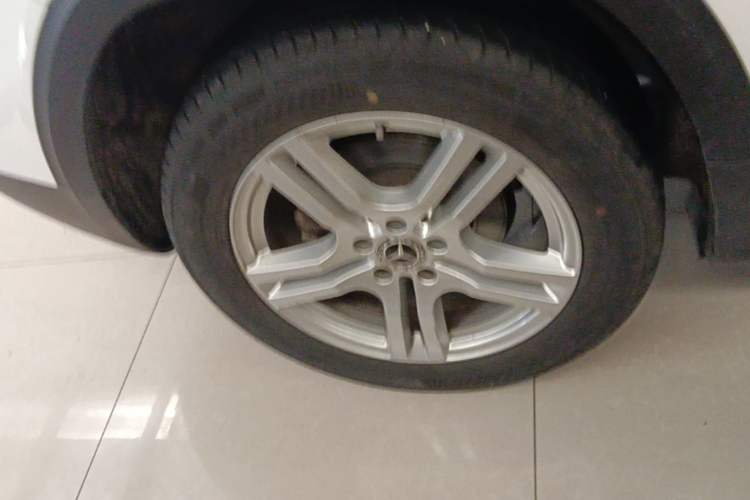 Used Mercedes-Benz GLB 2021 GLB 200 Dynamic Edition Right Rear Wheel Hub
