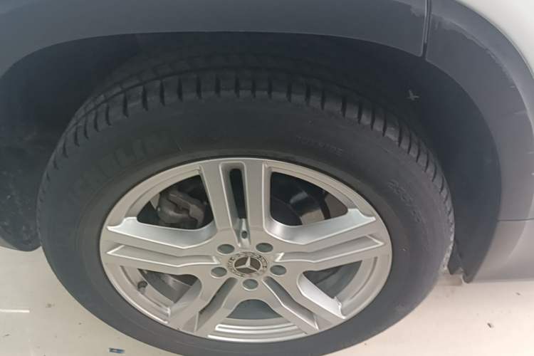 Used Mercedes-Benz GLB 2021 GLB 180 Dynamic Edition Right Rear Wheel Hub