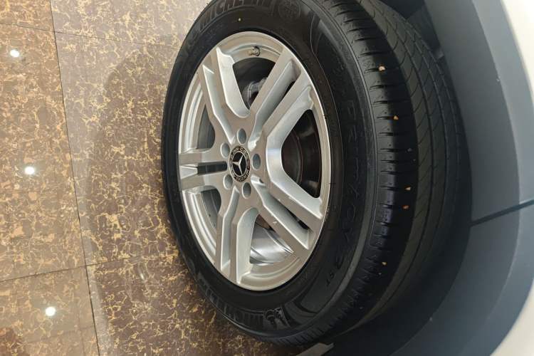Used Mercedes-Benz GLB 2021 GLB 200 Dynamic Edition Right Rear Wheel Hub