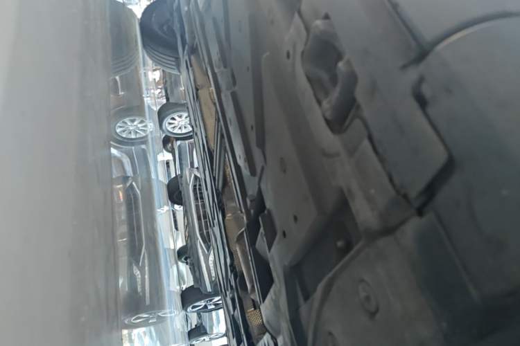 Used Mercedes-Benz GLB 2021 GLB 200 Fashion Model Right Side Sill