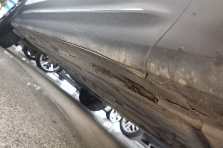 Used Mercedes-Benz GLB 2021 GLB 200 Fashion Model Right Side Sill