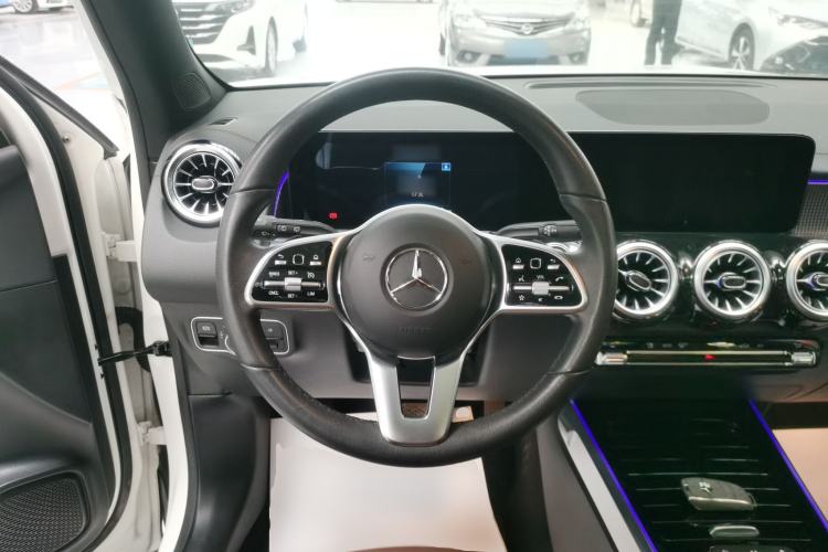 Used Mercedes-Benz GLB 2021 GLB 200 Dynamic Edition Steering Wheel