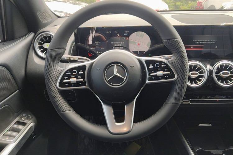 Used Mercedes-Benz GLB 2021 GLB 200 Dynamic Edition Steering Wheel