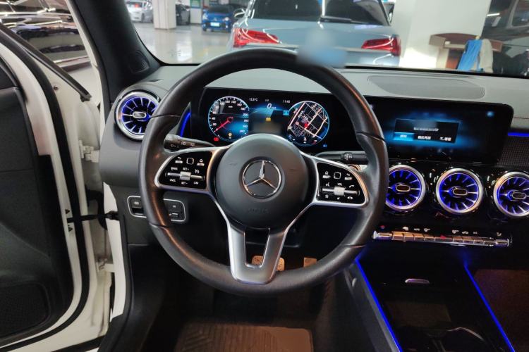 Used Mercedes-Benz GLB 2021 GLB 200 Dynamic Edition Steering Wheel