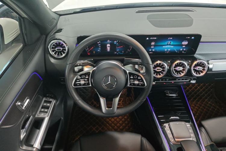 Used Mercedes-Benz GLB 2021 GLB 200 Dynamic Edition Steering Wheel