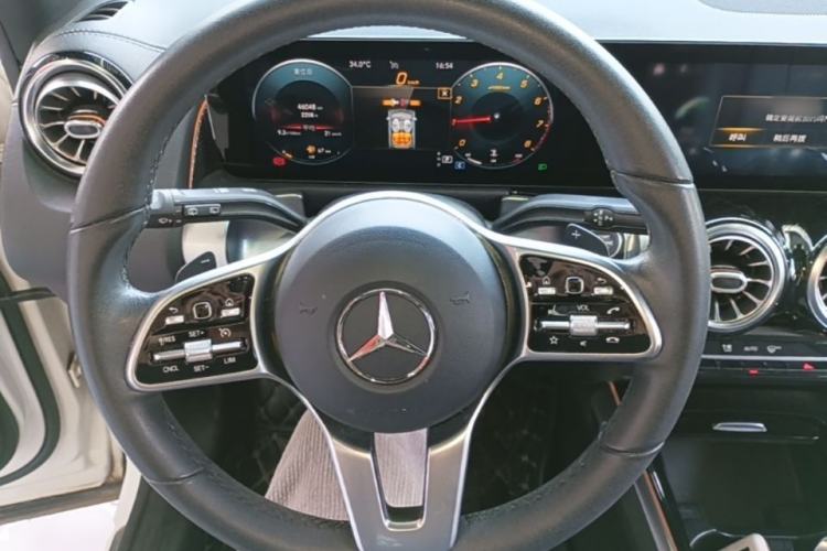 Used Mercedes-Benz GLB 2021 GLB 200 Dynamic Edition Steering Wheel