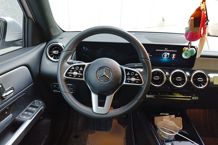 Used Mercedes-Benz GLB 2021 GLB 180 Dynamic Edition Steering Wheel