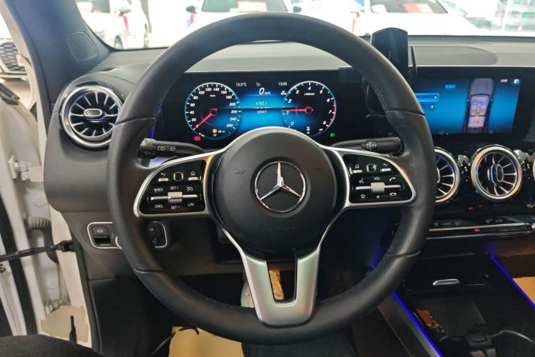 Used Mercedes-Benz GLB 2021 GLB 200 Dynamic Edition Steering Wheel