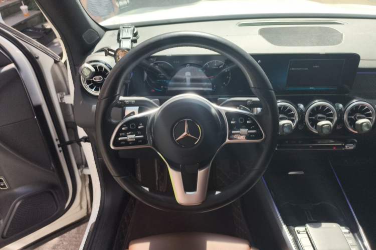 Used Mercedes-Benz GLB 2021 GLB 200 Fashion Model Steering Wheel