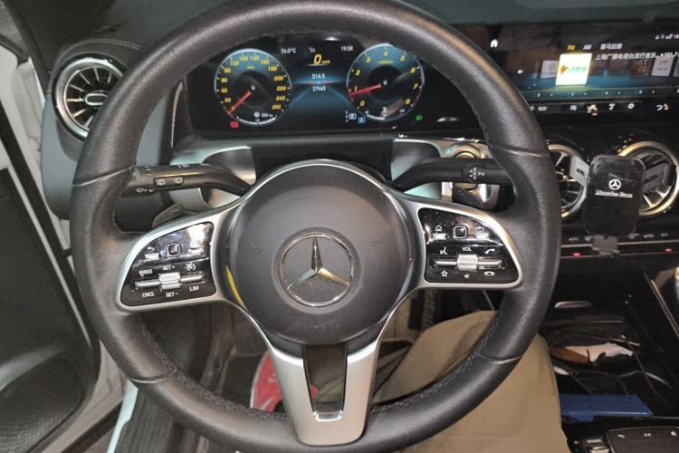 Used Mercedes-Benz GLB 2021 GLB 200 Dynamic Edition Steering Wheel