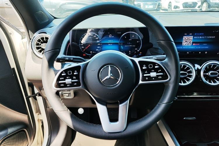 Used Mercedes-Benz GLB 2021 GLB 200 Dynamic Edition Steering Wheel