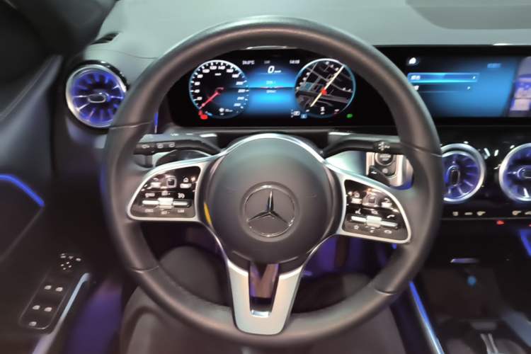 Used Mercedes-Benz GLB 2021 GLB 200 Dynamic Edition Steering Wheel
