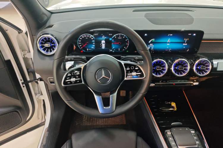 Used Mercedes-Benz GLB 2021 GLB 200 Dynamic Edition Steering Wheel