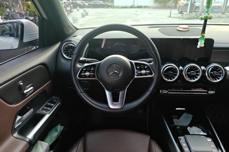 Used Mercedes-Benz GLB 2021 GLB 200 Dynamic Edition Steering Wheel