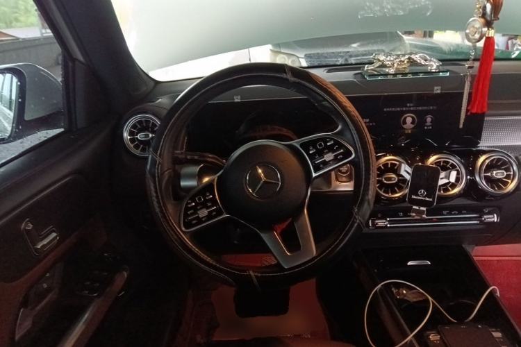 Used Mercedes-Benz GLB 2021 GLB 200 Dynamic Edition Steering Wheel