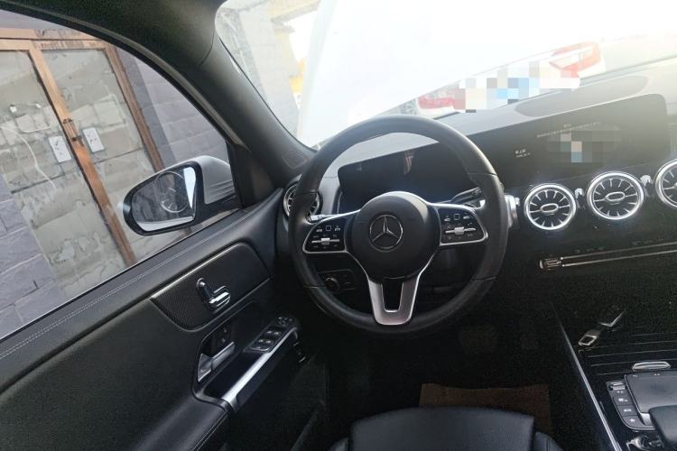 Used Mercedes-Benz GLB 2021 GLB 200 Dynamic Edition Steering Wheel