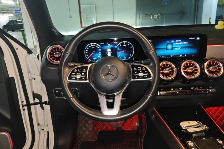 Used Mercedes-Benz GLB 2021 GLB 200 Dynamic Edition Steering Wheel