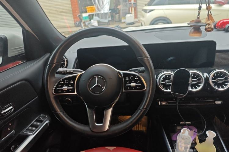Used Mercedes-Benz GLB 2021 GLB 200 Dynamic Edition Steering Wheel