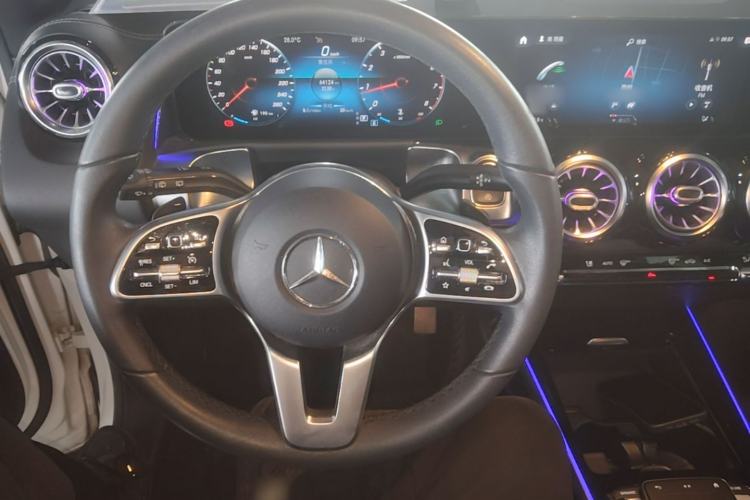 Used Mercedes-Benz GLB 2021 GLB 200 Dynamic Edition Steering Wheel