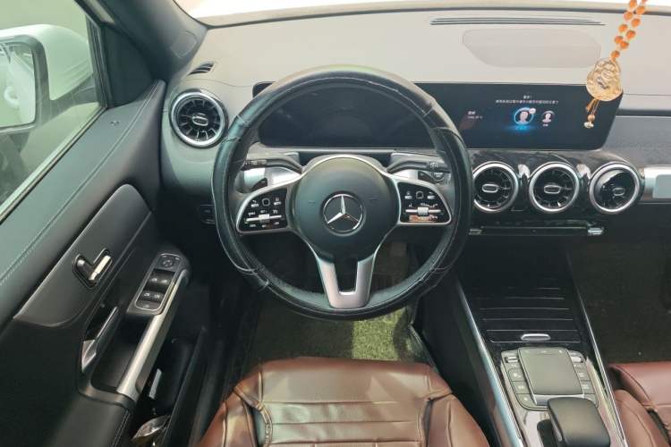 Used Mercedes-Benz GLB 2021 GLB 180 Dynamic Edition Steering Wheel