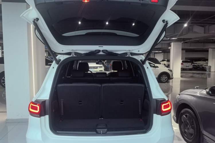Used Mercedes-Benz GLB 2021 GLB 200 Fashion Model Trunk