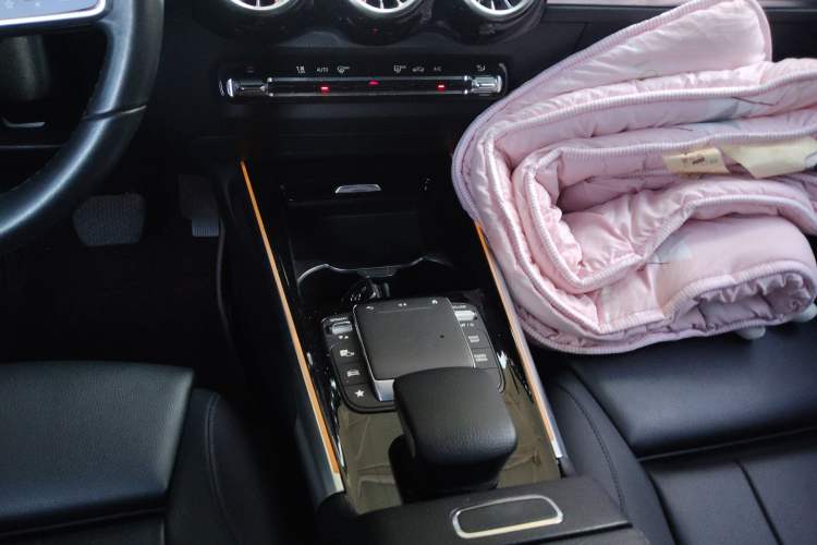 Used Mercedes-Benz GLB 2021 GLB 200 Dynamic Edition Gear Lever