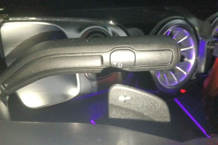 Used Mercedes-Benz GLB 2021 GLB 200 Dynamic Edition Gear Lever