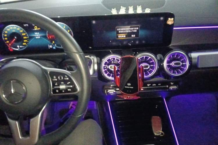 Used Mercedes-Benz GLB 2021 GLB 200 Dynamic Edition Interior 2