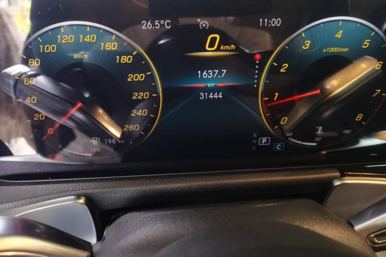 Used Mercedes-Benz GLB 2021 GLB 200 Dynamic Edition Odometer Close Up