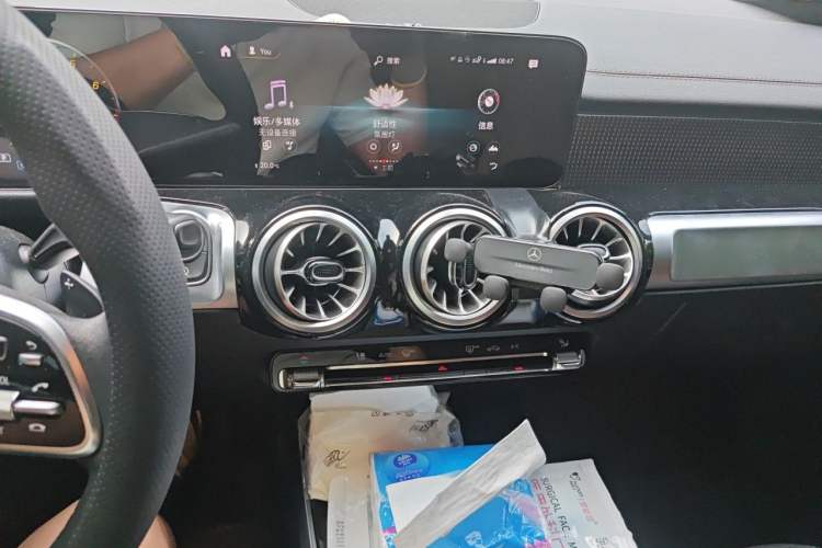 Used Mercedes-Benz GLB 2022 GLB 220 Dynamic Edition Audio And AC Panel