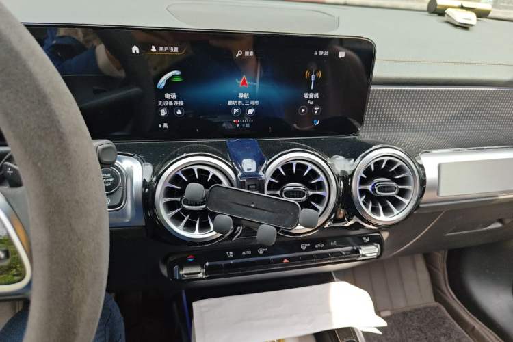 Used Mercedes-Benz GLB 2022 GLB 220 Dynamic Edition Audio And AC Panel