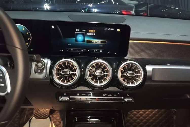 Used Mercedes-Benz GLB 2022 GLB 200 Stylish Edition Audio And AC Panel