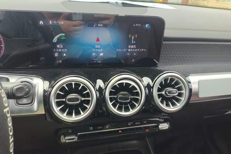 Used Mercedes-Benz GLB 2022 Refresh GLB 200 Dynamic Edition Audio And AC Panel