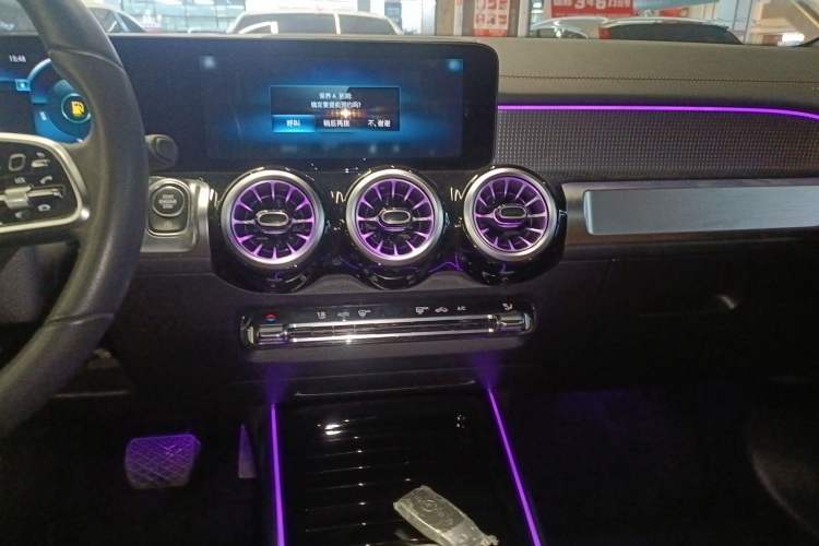 Used Mercedes-Benz GLB 2022 GLB 220 Dynamic Edition Audio And AC Panel
