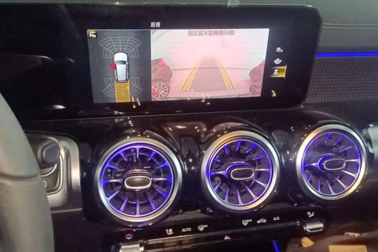 Used Mercedes-Benz GLB 2022 Refresh GLB 200 Dynamic Edition Audio And AC Panel