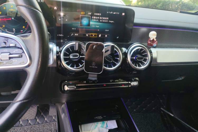 Used Mercedes-Benz GLB 2022 GLB 200 Dynamic Edition Audio And AC Panel