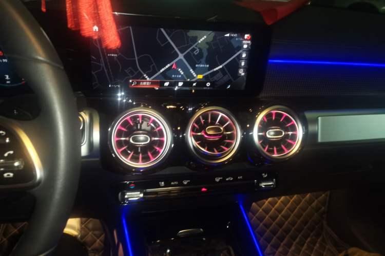 Used Mercedes-Benz GLB 2022 GLB 220 Dynamic Edition Audio And AC Panel